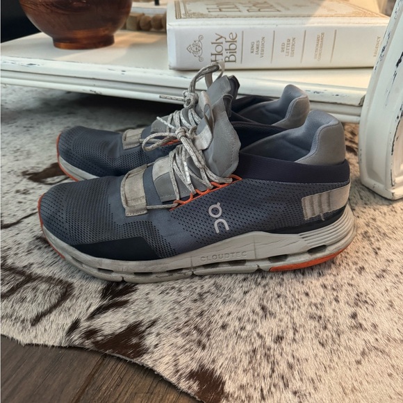 On Running CloudTech CloudNova Shoes on Metal/Mineral - Picture 1 of 4